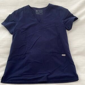 Figs Casma 3 pocket scrub top navy size m